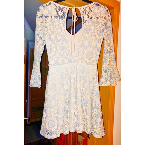UO Lace Boho minidress,pale blue & peach the back is cutout & semi.sheer NWOT - Picture 3 of 7